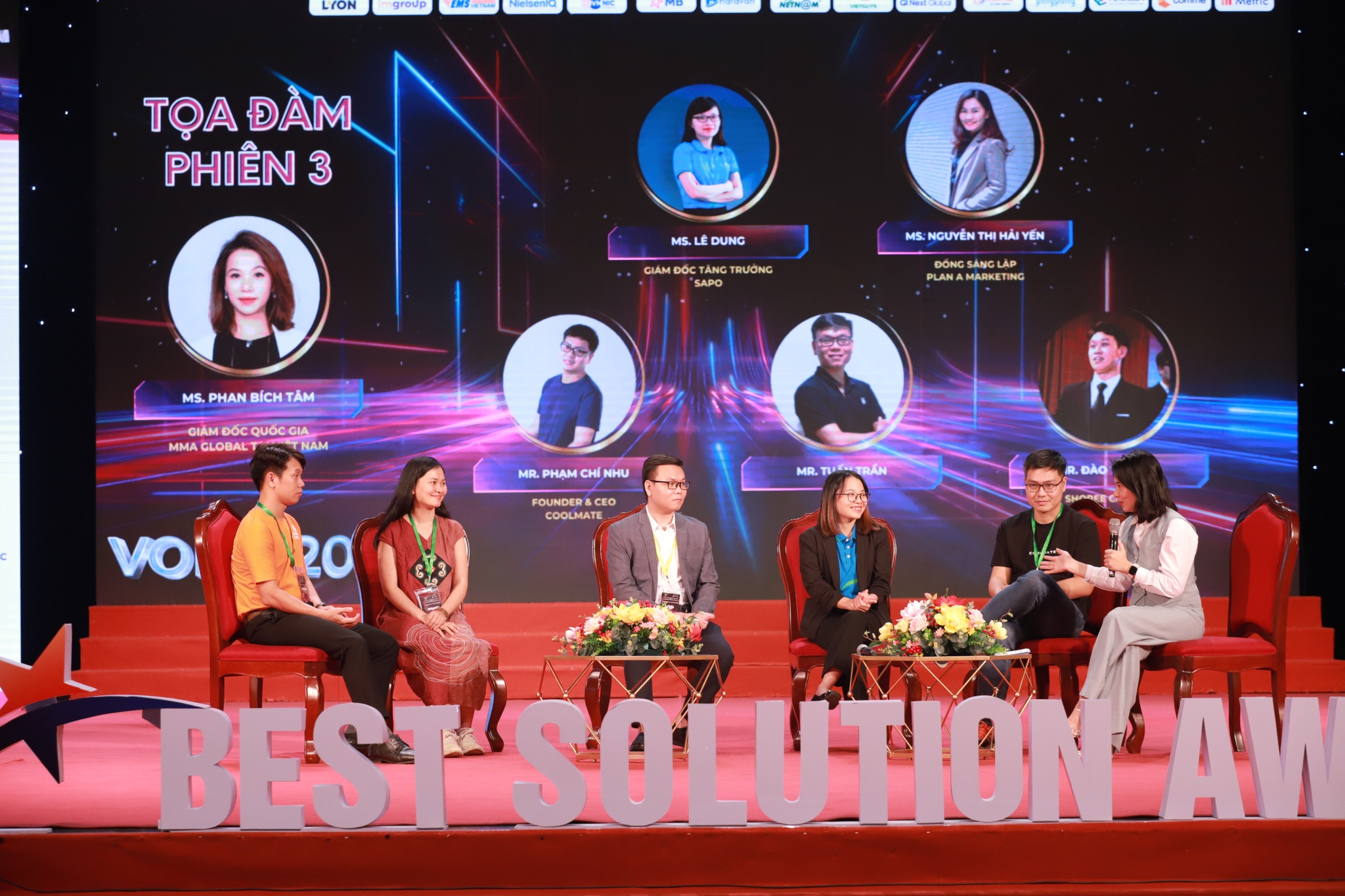 Sự kiện Best Solution Awards 2023, được tổ chức bởi Hiệp hội Thương mại điện tử Việt Nam (VECOM)